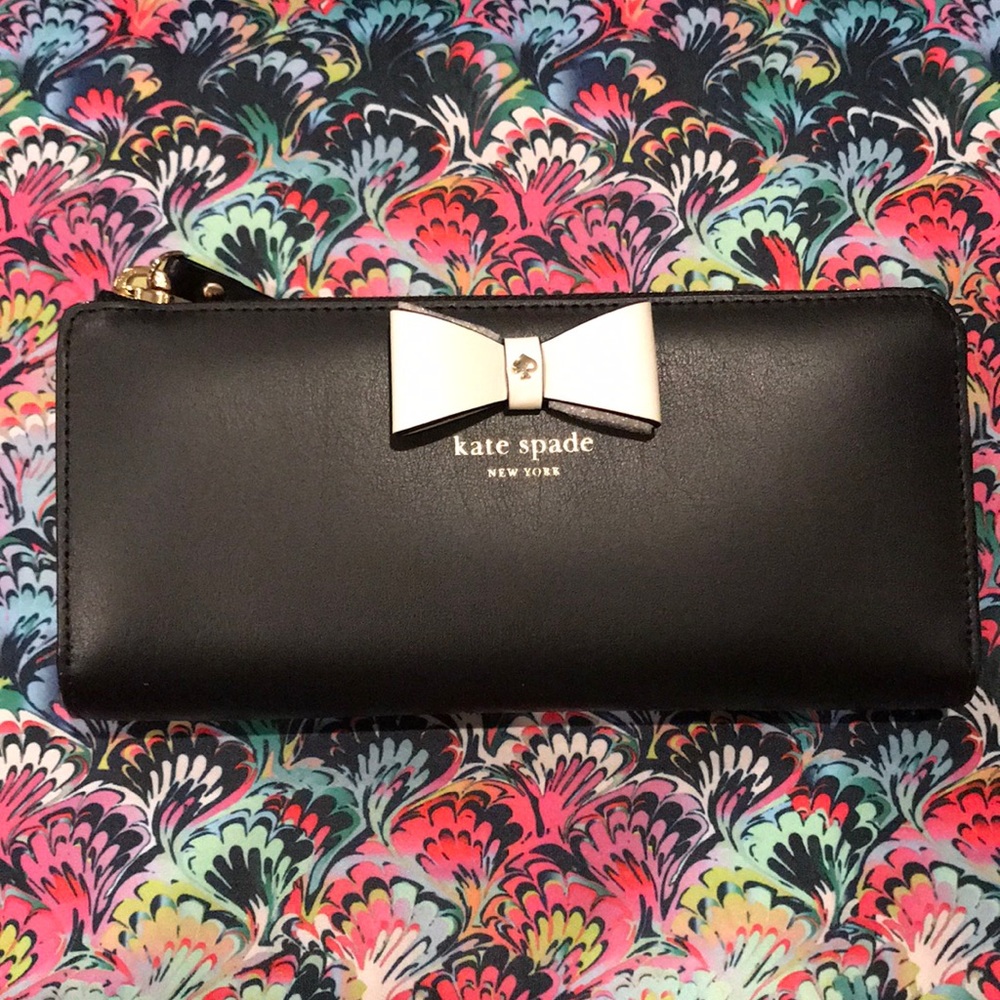 Kate Spade Zipper Wallet